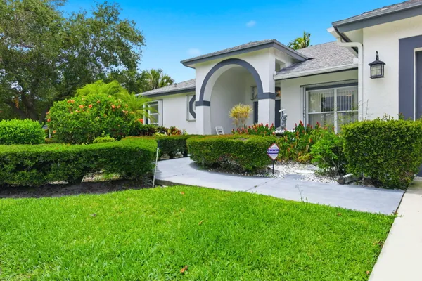 3800 NW 10TH ST