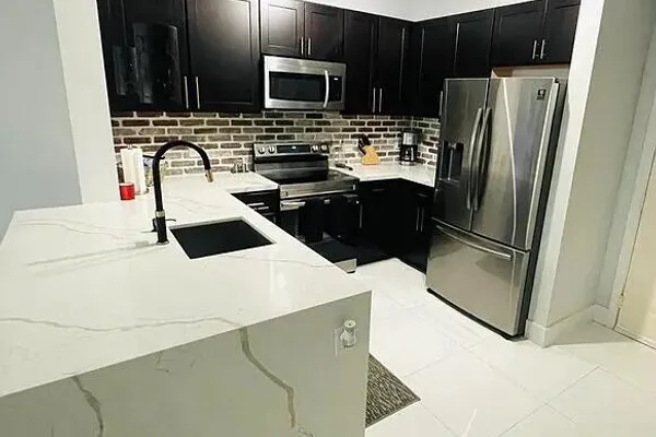 533 NE 3RD AVE 148