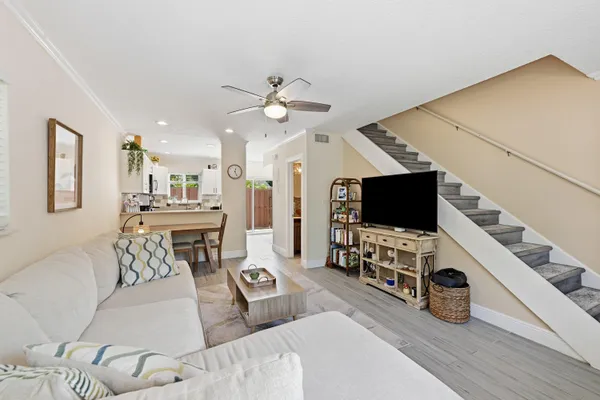 47 NE 20TH CT 1H