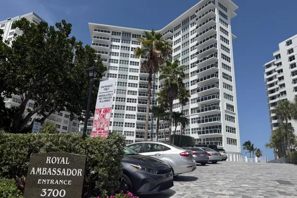 3700 GALT OCEAN DR 209