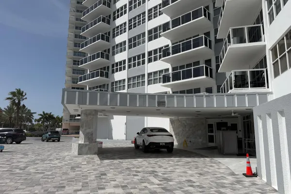 3700 GALT OCEAN DR 209