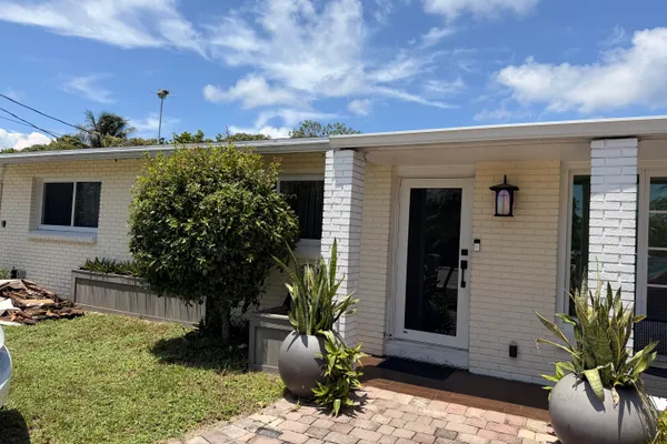 1905 S FLORIDA MANGO RD