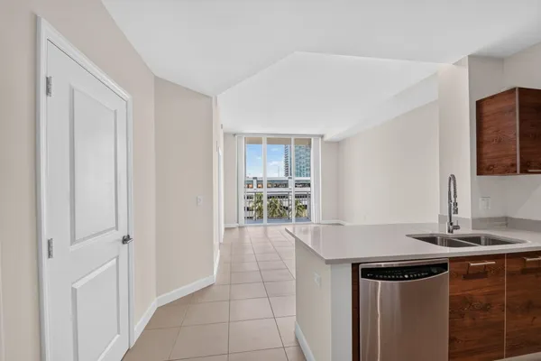 480 HIBISCUS ST 515