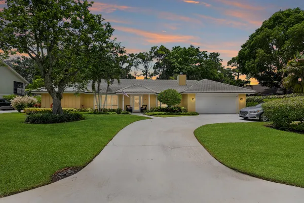 26 CAMBRIA RD