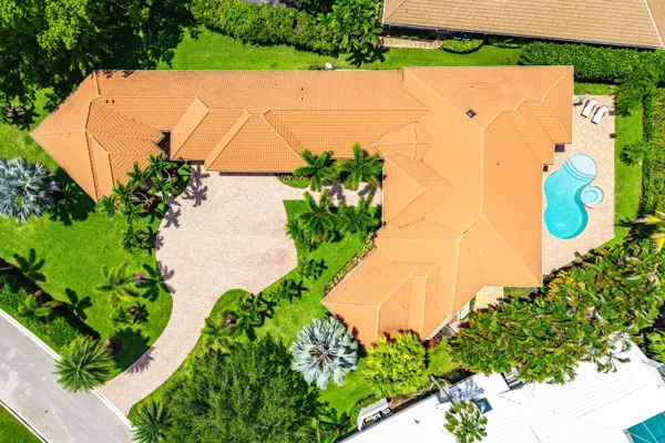 221 THORNTON DR