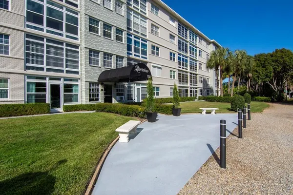 2333 INDIAN RIVER BLVD