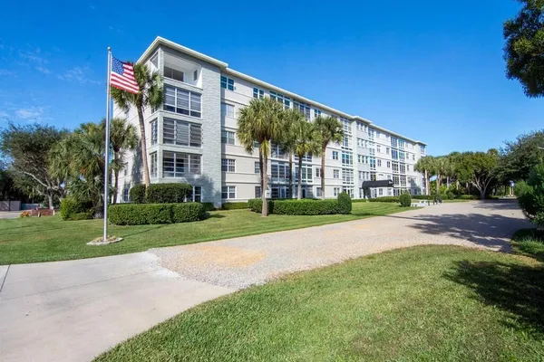 2333 INDIAN RIVER BLVD