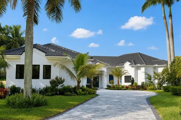2525 SEMINOLE CIR