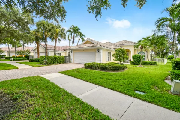 1351 SAINT LAWRENCE DR