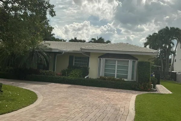 210 PALM TRL