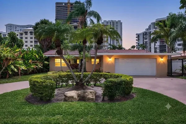 1390 E TERRA MAR DR