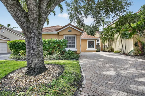 10124 NW 4TH ST