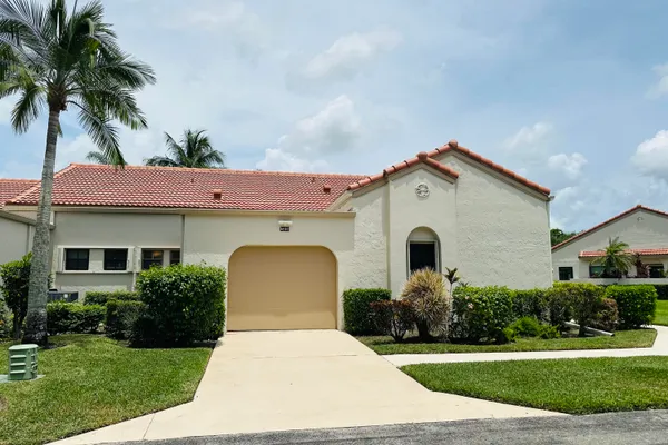 5851 PARKWALK CIR