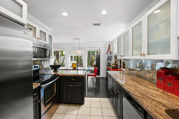 7 MIDDLESEX DR