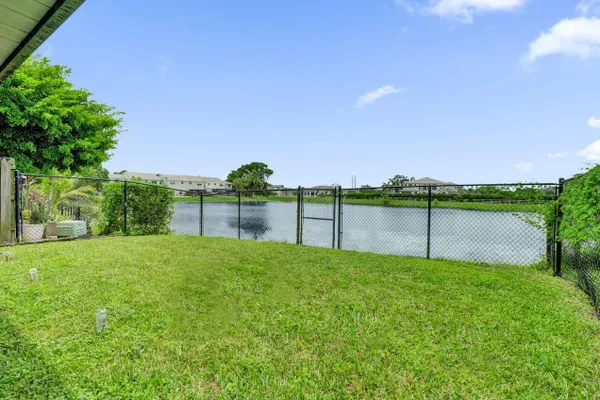 4737 GRAPEVINE WAY