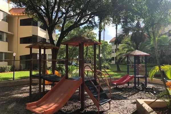7451 NW 16TH ST 104