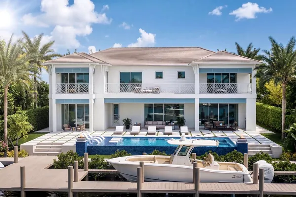 2423 EDGEWATER DR