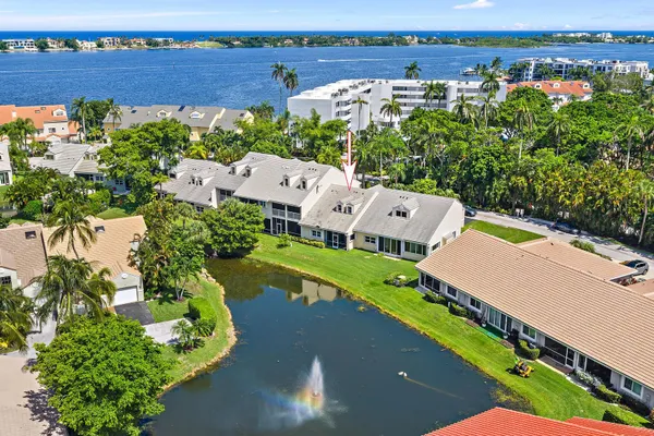 227 N LAKESHORE DR