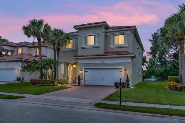 1070 GROVE PARK CIR