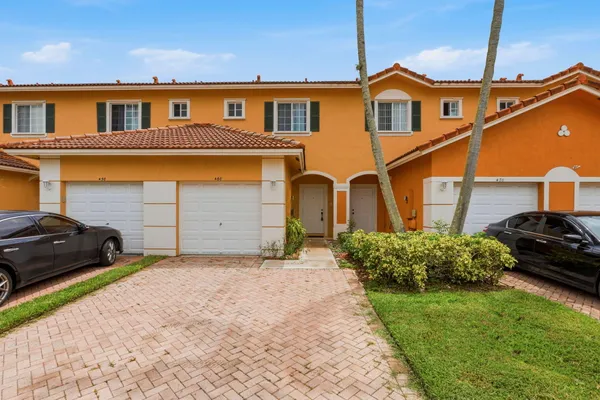 460 PRINCESS DR