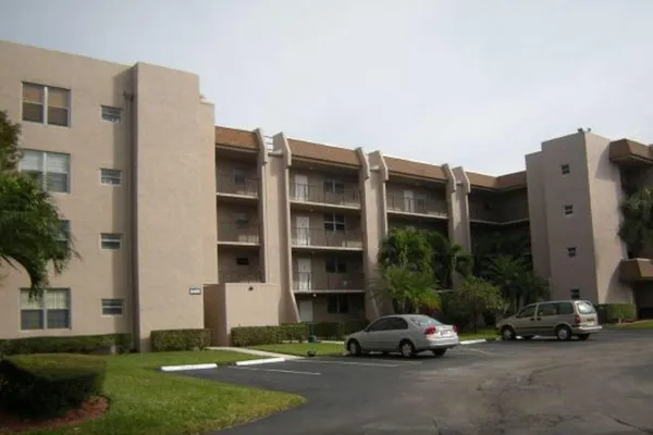 9460 TANGERINE PL 207