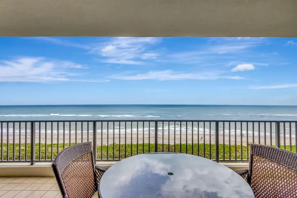 800 OCEAN DR 404