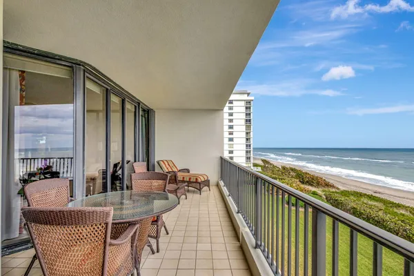 800 OCEAN DR 404