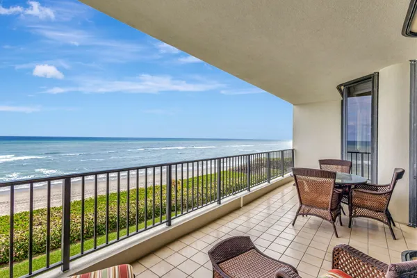800 OCEAN DR 404