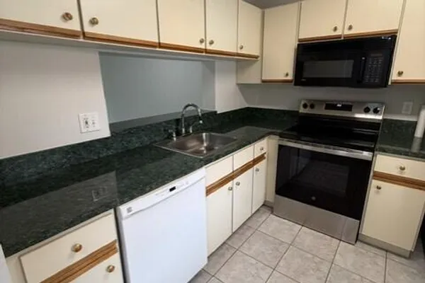 3031 HOLIDAY SPRINGS BLVD 202-7