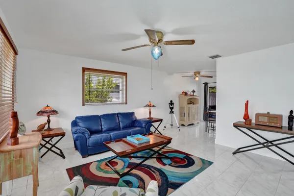 4900 NW 27 TER