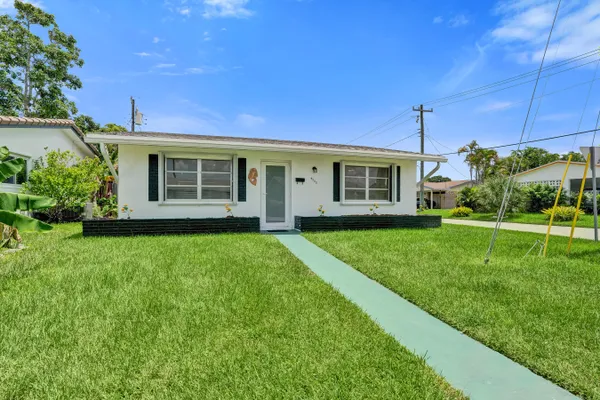 4900 NW 27 TER