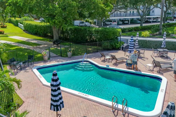 207 TROPIC ISLE DR 1130