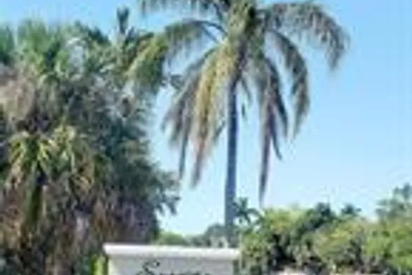 4025 N NOB HILL RD 205