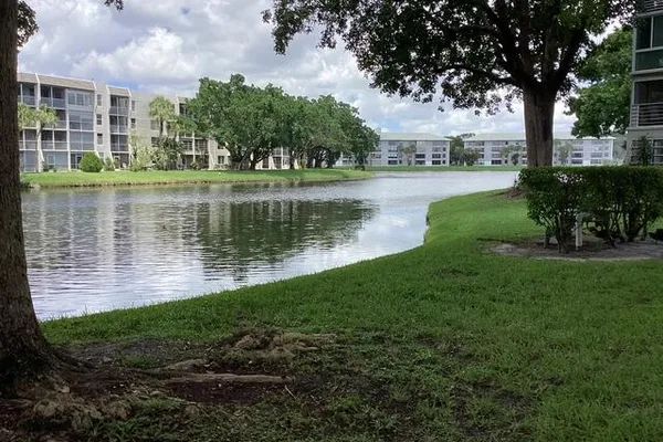 9325 LAGOON PL 107