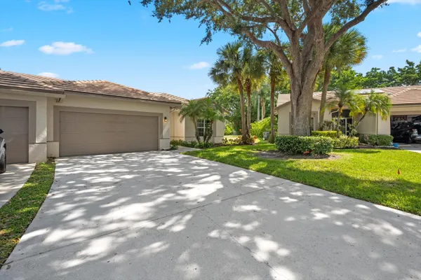 7372 ROCKBRIDGE CIR 7372