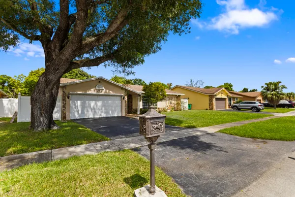 3750 NW 73RD AVE