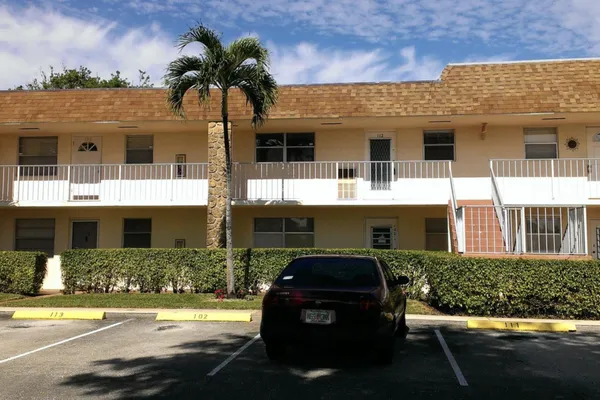 9911 SANDALFOOT BLVD 112