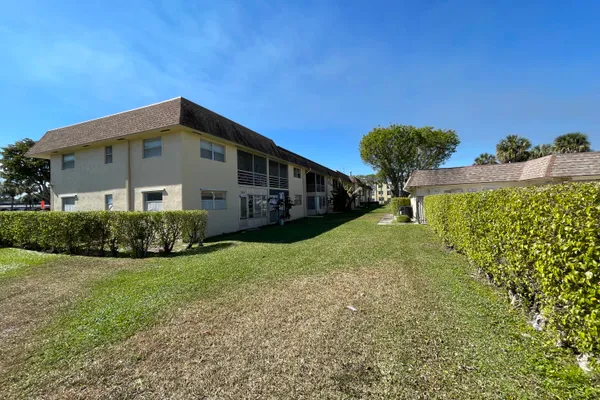 9911 SANDALFOOT BLVD 112