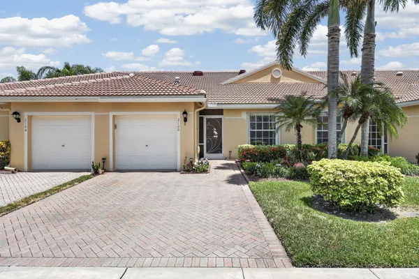 2100 STONINGTON TER