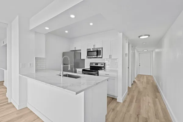 271 CYPRESS POINT DR