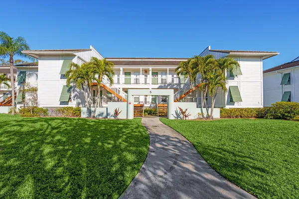 271 CYPRESS POINT DR
