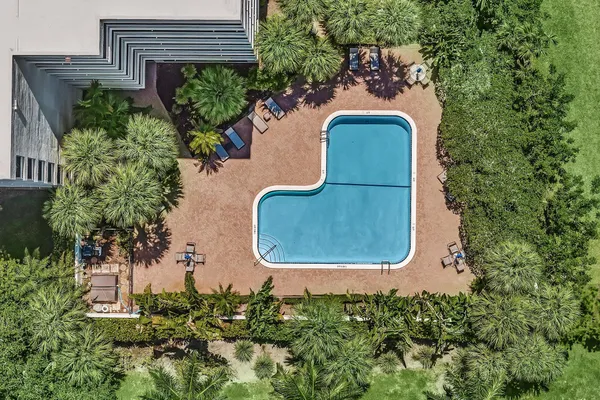 23200 CAMINO DEL MAR 106