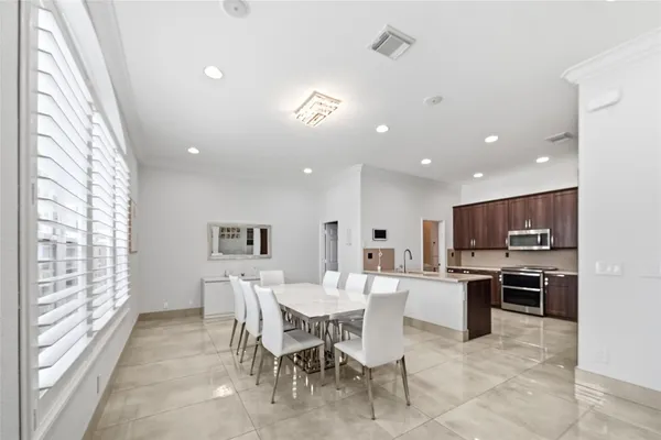 4916 SW 38TH WAY