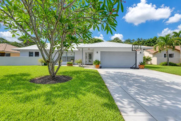 4270 NW 9TH ST
