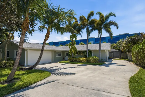 4796 SE MANATEE TER