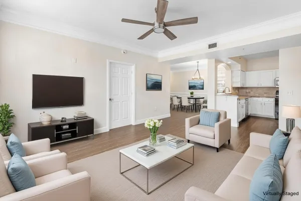 276 MURCIA DR 301