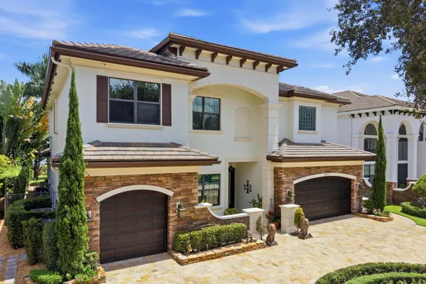 9517 EQUUS CIR