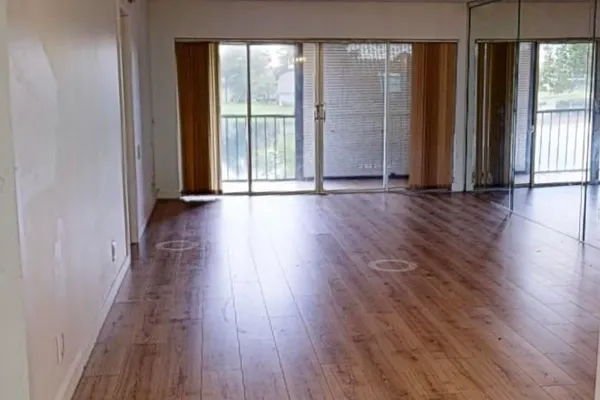 4025 N NOB HILL RD 205
