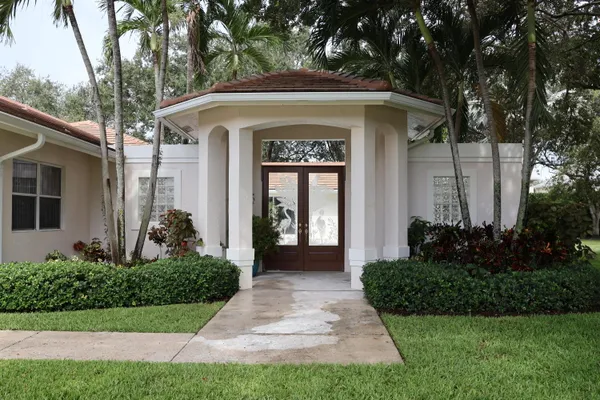 5705 NW 100TH TER