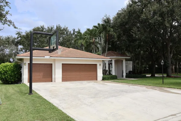 5705 NW 100TH TER